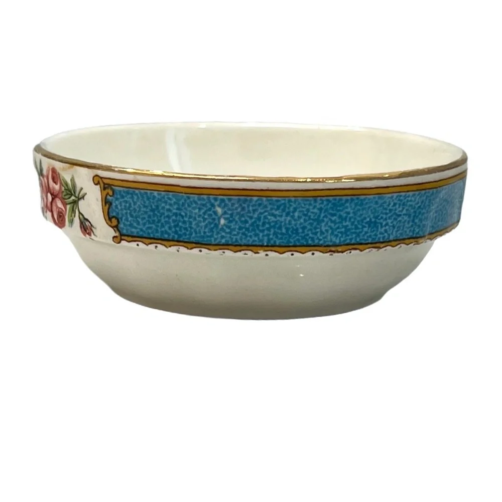 VINTAGE EMPIRE ENGLAND CUMBERLAND HOTEL WHITE, GOLD, BLUE & FLORAL CHINA ASHTRAY